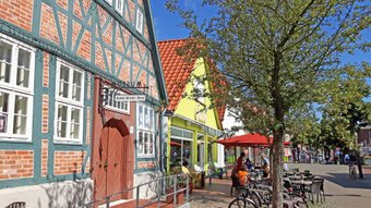 Die Fußgängerzone mit dem historischen Rudolf-Schäfer-Haus in Rotenburg (Wümme)