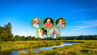 Das Team vom Touristikverband Landkreis Rotenburg (Wümme) dargestellt mit Portraits in Kreisen auf einer weiten Landschaft