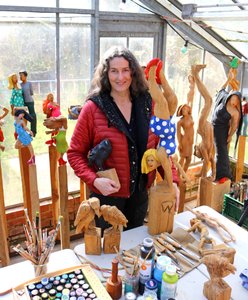 Ragna Reusch in ihrem Atelier