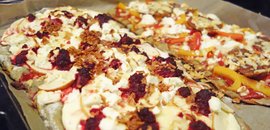 Pizza mit Hanfmehl und Hanföl