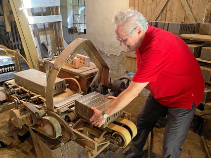 Frank von Marrilac in der Ziegelei