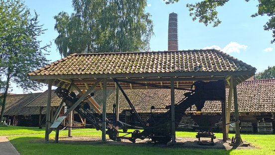 Eimerkettenbagger in der Ziegelei Bevern Eimerkettenbagger in der Ziegelei Bevern