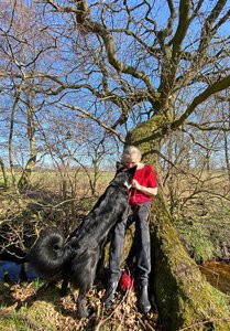 Kalle und Almuth am Kraftbaum Kalle und Almuth am Kraftbaum