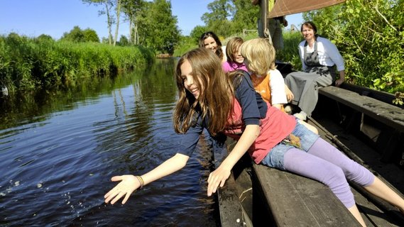 Torfkahnfahrt mit der Familie, Foto: Andreas Ditttmer