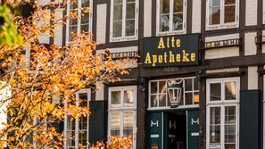 Blick auf die Alte Apotheke in Rotenburg im Herbst, Foto: Markus Tiemann - Stadt Rotenburg (Wümme)